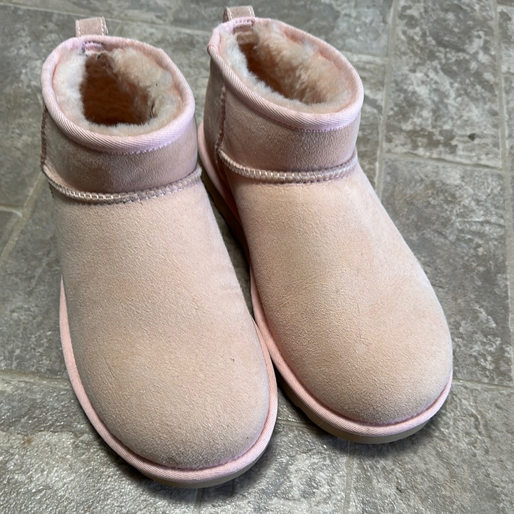 Pink Ugg ultra mini size 9
